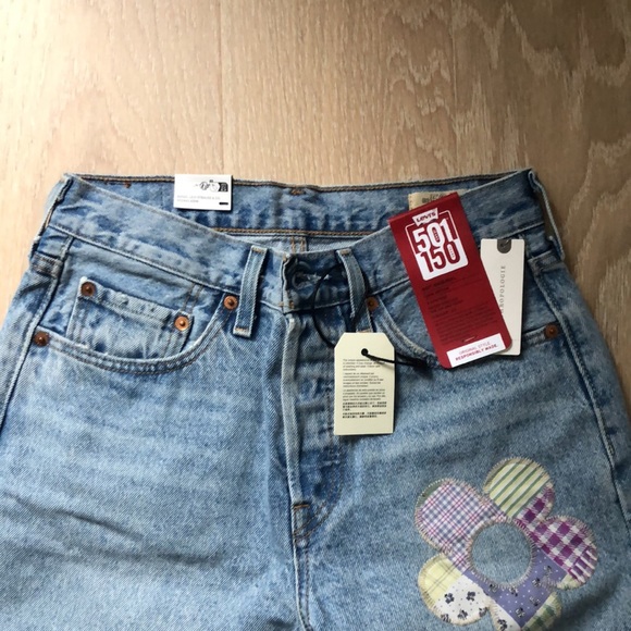 Levi's 501 High-Rise Straight-Leg Jeans Light Indigo Daisy  Patch Design Size 27 - Picture 8 of 13